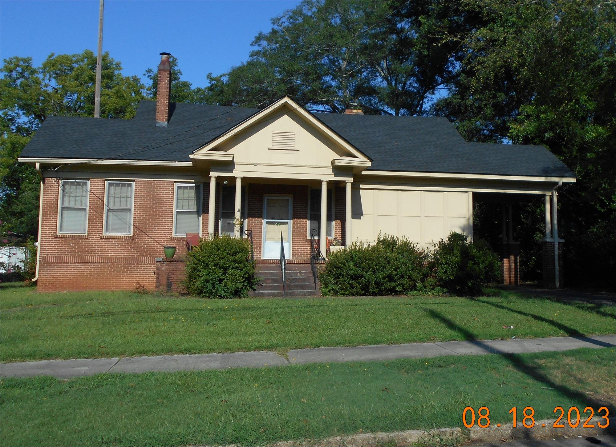 406 South Lewis Street -