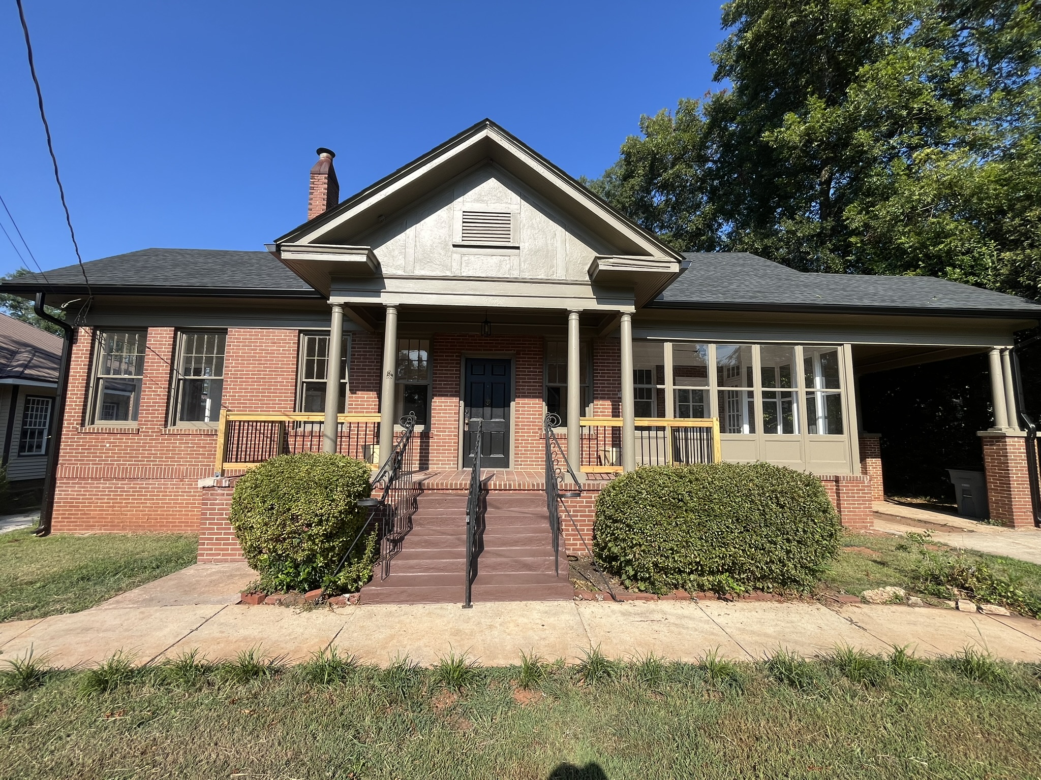 406 South Lewis Street -